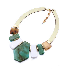 Bijoux à collier de chaîne en cuir large pour femmes grand collier de déclaration bohème en acrylique